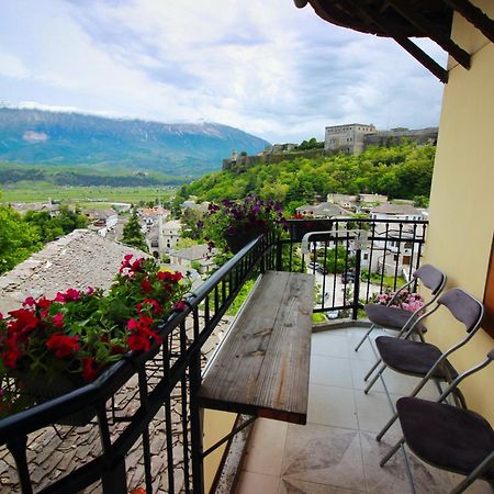 Emblematic House Apartment 2 Gjirokastër Eksteriør bilde