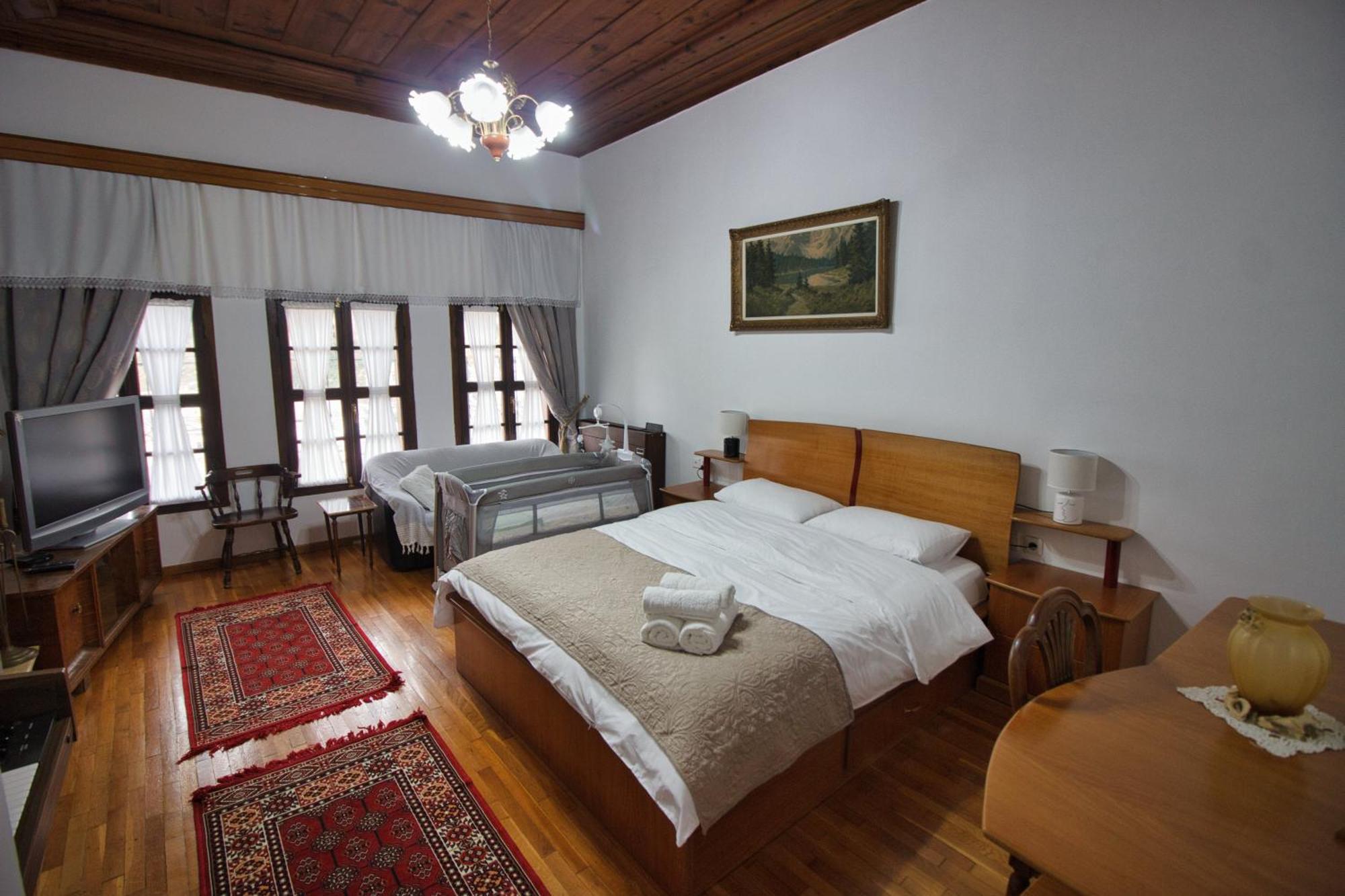 Emblematic House Apartment 2 Gjirokastër Eksteriør bilde
