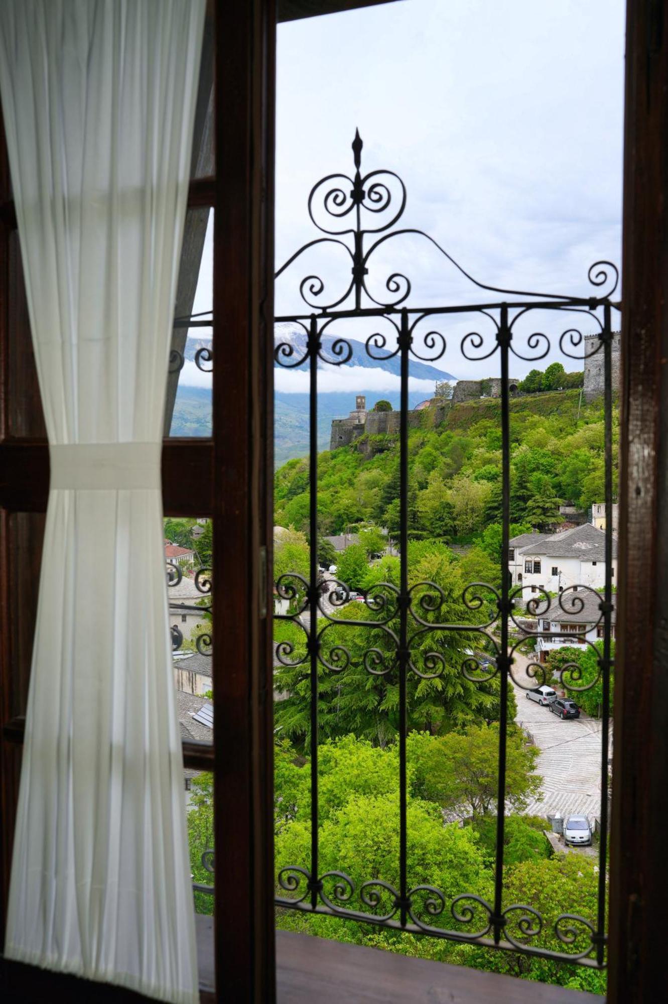 Emblematic House Apartment 2 Gjirokastër Eksteriør bilde